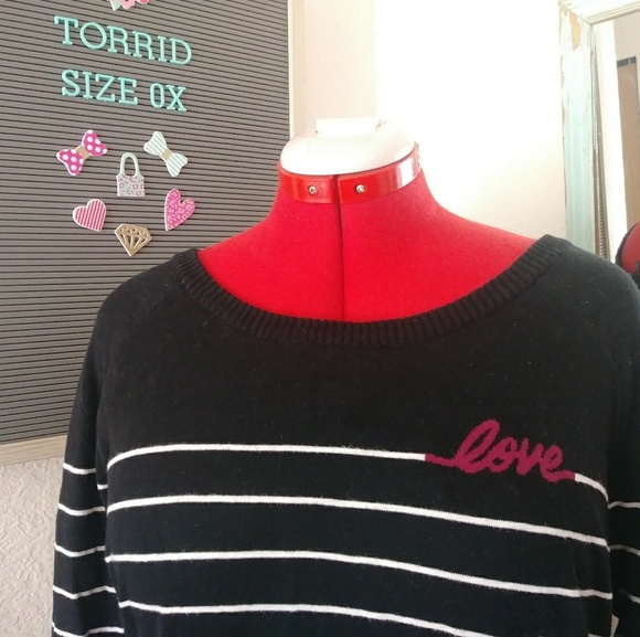 Torrid love sweater soft striped size 0/0X - Picture 3 of 6